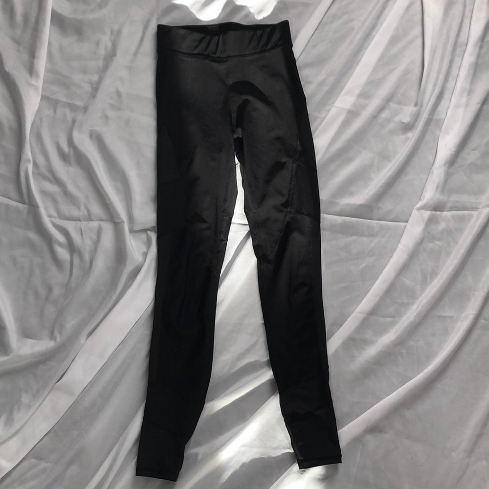 black sport leggings with mesh parts